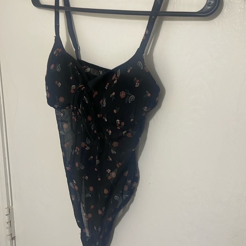 American eagle bodysuit floral print